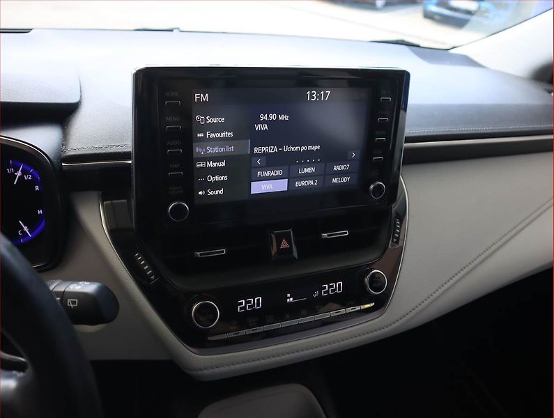 Toyota Corolla (2020) Executive 2.0 Hybrid - fotka 12 z 21