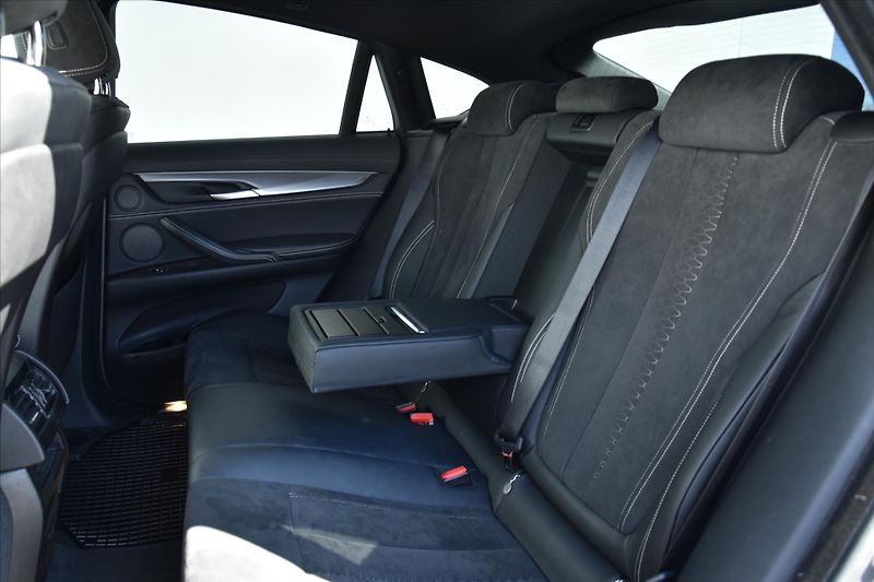 BMW X6 xDrive 30d 190kW M-PAKET ČR - fotka 11 z 28