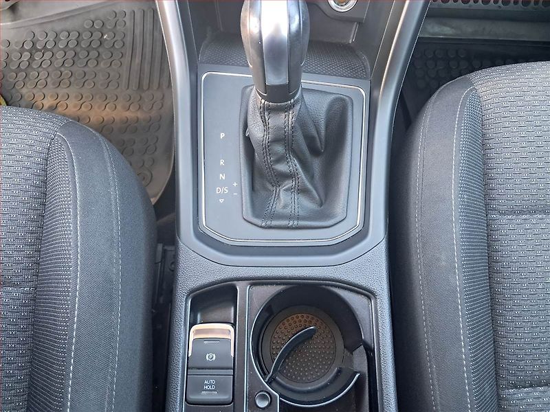 Volkswagen Touran (2020) 1.5 TSI - fotka 13 z 18