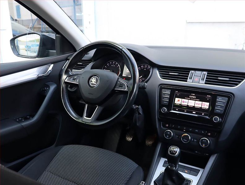 Škoda Octavia (2017) Ambition 1.6 TDI, Navi - fotka 7 z 18