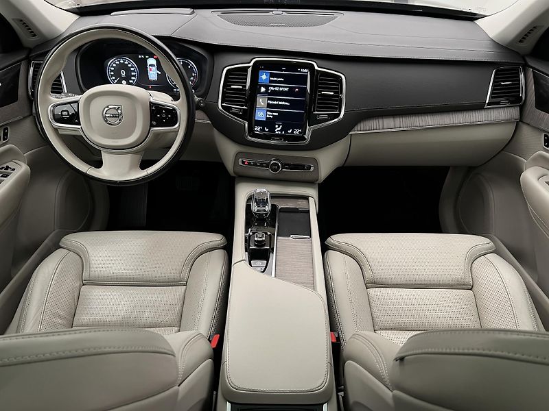 Volvo XC90 B5 AWD INSCRIPTION REZERVACE - fotka 2 z 44
