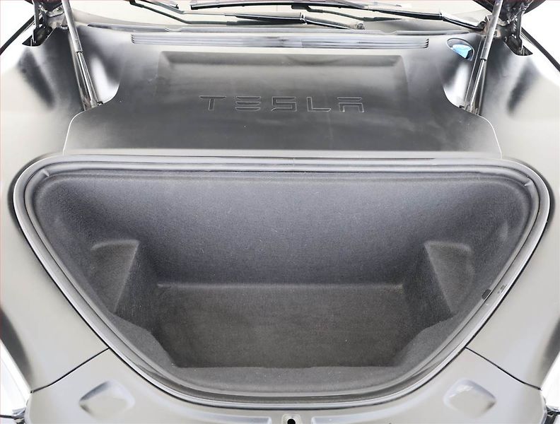 Tesla Model S (2019) Standard Range, SoH 88% - fotka 20 z 22