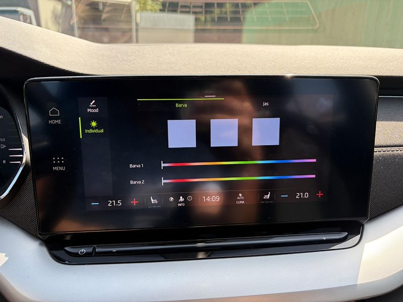 Škoda Octavia (2023) 2.0 Tdi 85kw Dsg Style Combi   - fotka 18 z 36