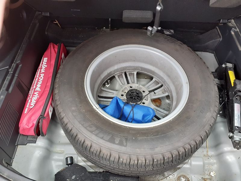 Kia Sportage (2011) 2.0 GDi 4x4 ČR - fotka 16 z 32