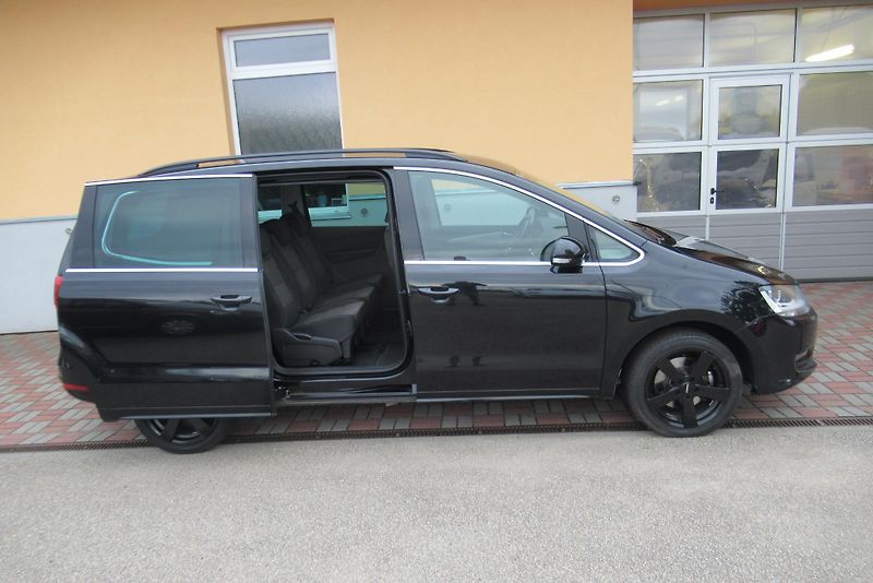 Volkswagen Sharan 2.0 TDi AUT. KLIMA TAŽNÉ 2.2 t - fotka 4 z 20