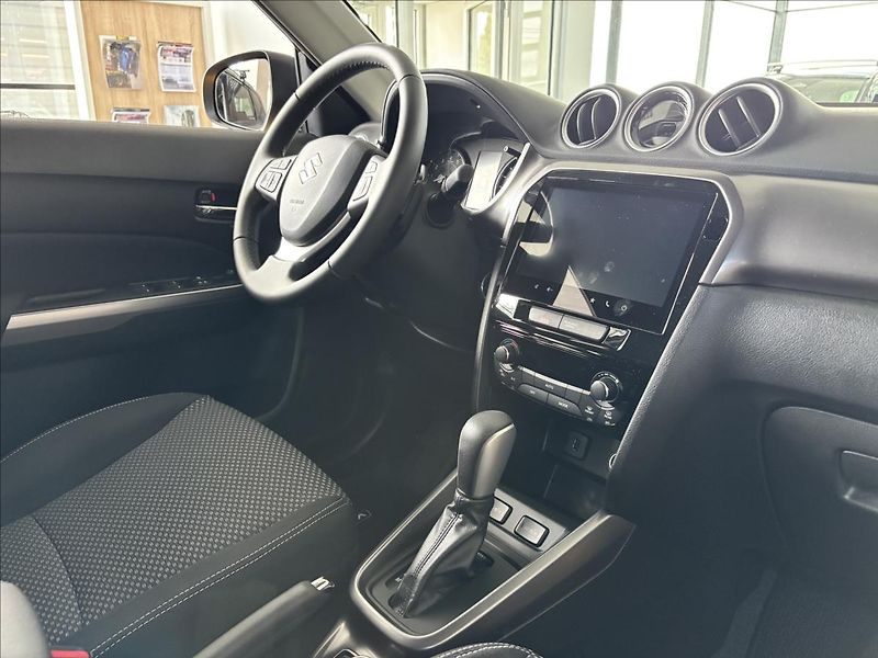 Suzuki Vitara (2026) 1,4 BoosterJet AllGrip 4x4 Aut - fotka 12 z 13