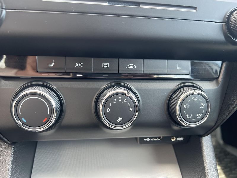 Škoda Octavia (2014) 1,6TDi CR 77kW AMBITION - fotka 15 z 33