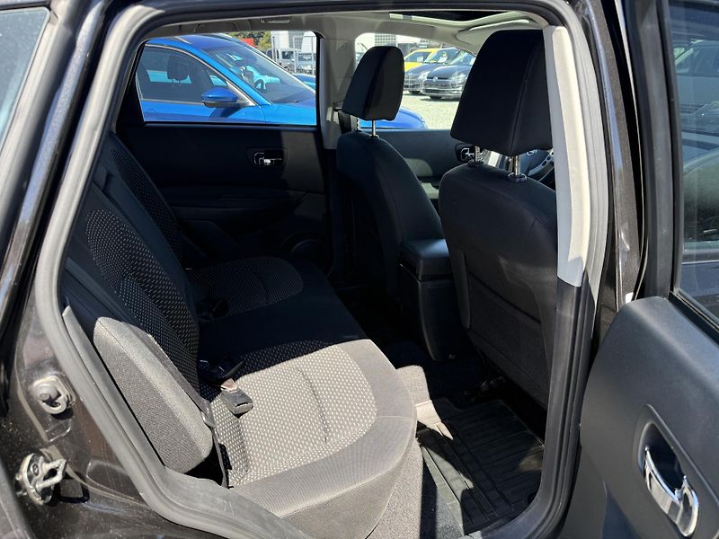 Nissan Qashqai 2.0 DCI 4x4 - fotka 11 z 13