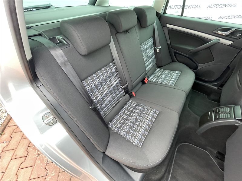Škoda Octavia 1,4 tsi Style 90kw 1.majitel - fotka 20 z 21