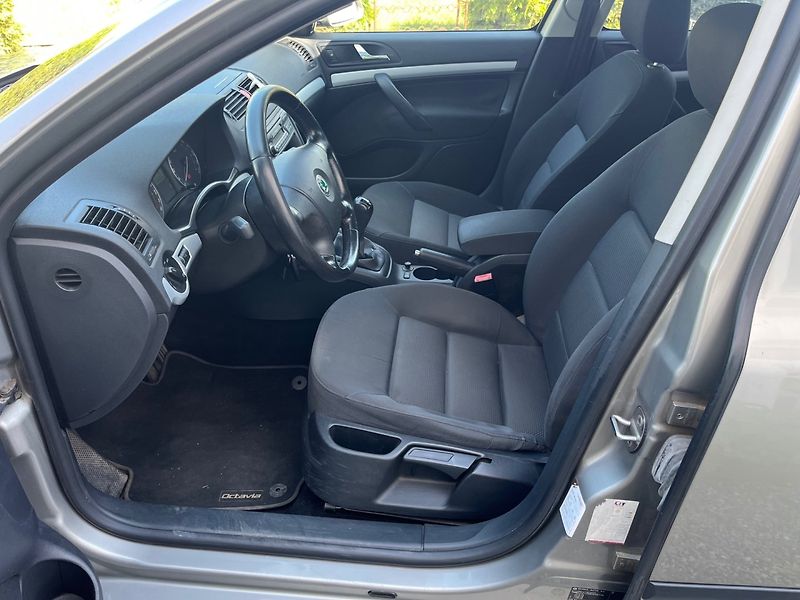 Škoda Octavia (2008) 1.6 MPi Nová STK - fotka 7 z 14