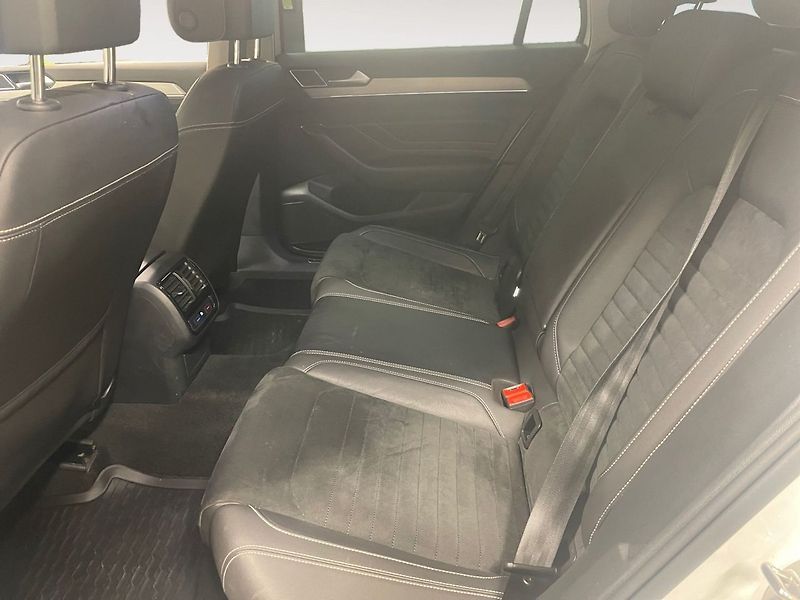 Volkswagen Passat TDI 4M R-Line Matrix NezT Taž - fotka 15 z 22