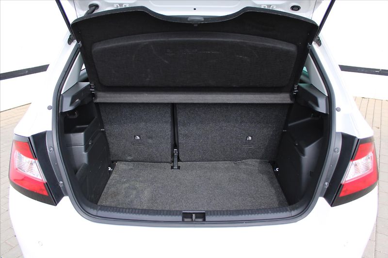 Škoda Fabia 1.2 TSI STYLE ČR - fotka 11 z 22