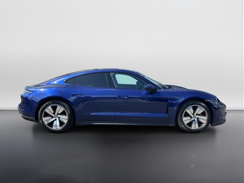 Porsche Taycan 4S - fotka 6 z 30