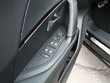 Peugeot 2008 (2022) GT 50 kWh, SoH 100% - náhled 17