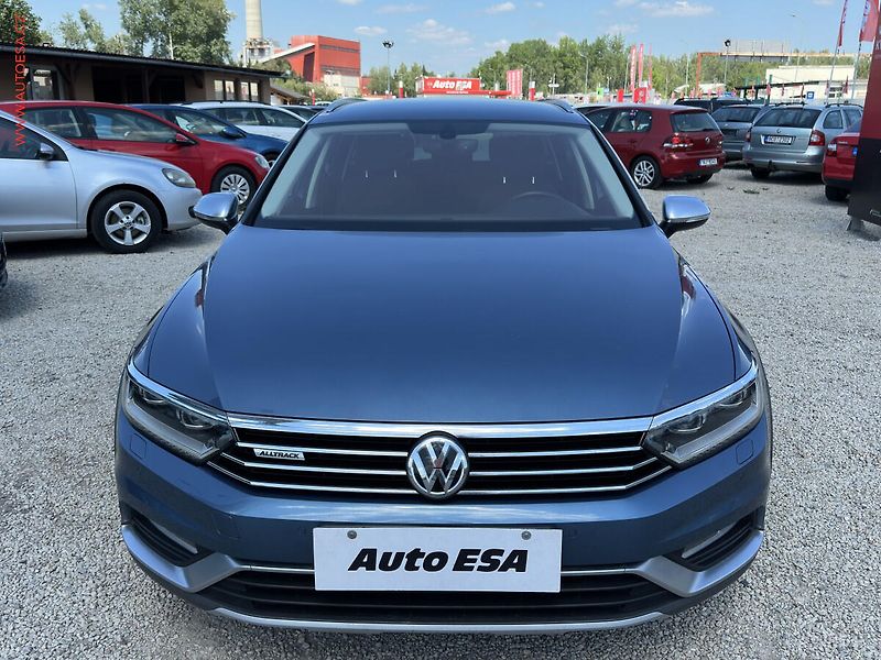 Volkswagen Passat (2019) 2.0TDI 4x4, ČR, DSG, navi - fotka 2 z 18