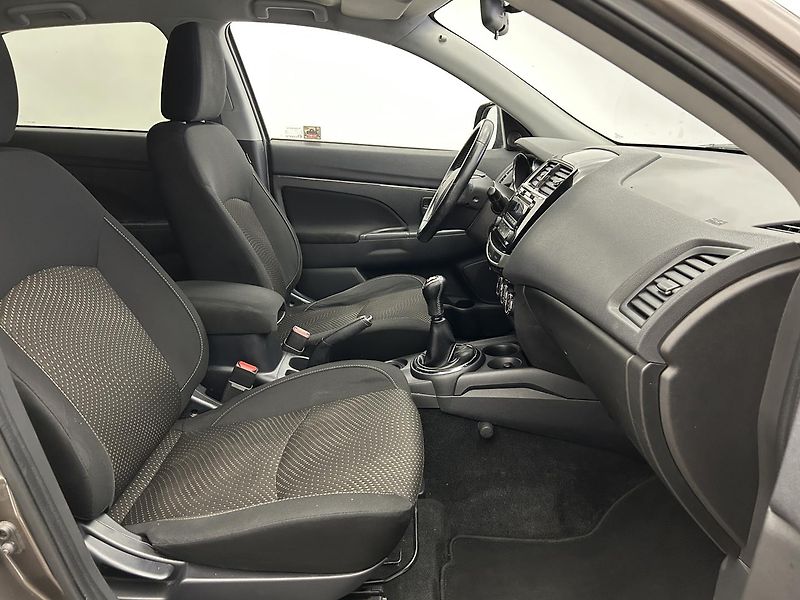 Mitsubishi ASX 1.6 MIVEC INVITE+ - fotka 19 z 23