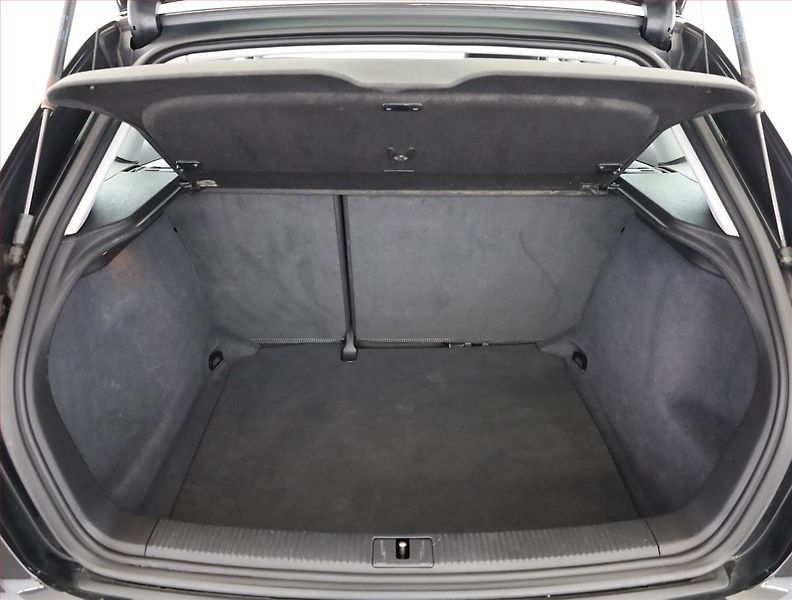 Audi A3 (2009) Sport 1.4 TFSI, Serv.kniha - fotka 16 z 17