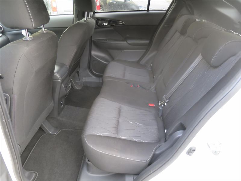 Mitsubishi Eclipse Cross 2,2  DI-D Activa+ 4x4 - fotka 15 z 27