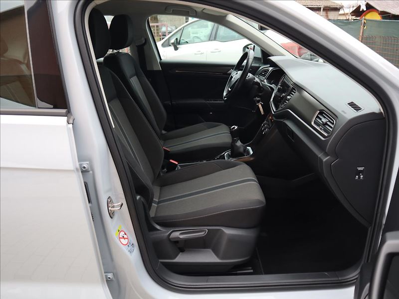 Volkswagen T-Roc 1,6 TDi Style LED Webasto Asis - fotka 34 z 39