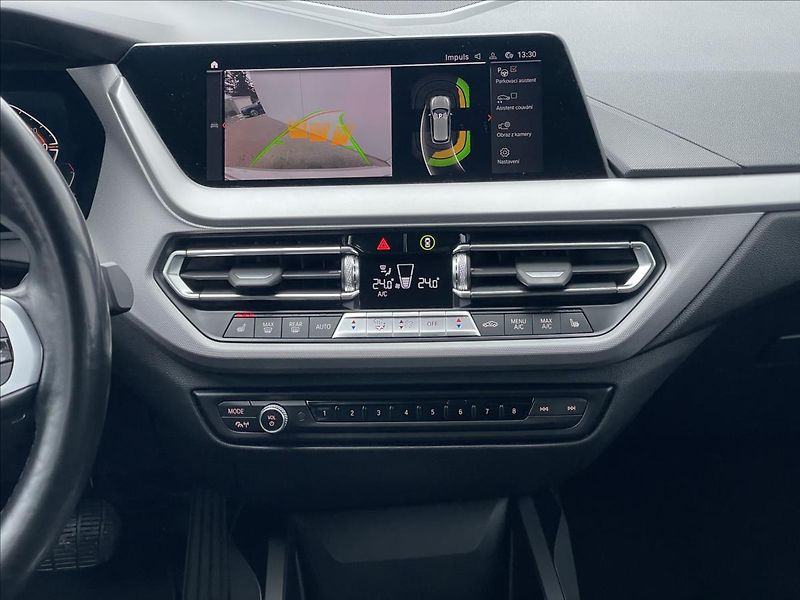 BMW Řada 1 2,0 120d xDrive AT8 Advantage - fotka 10 z 22