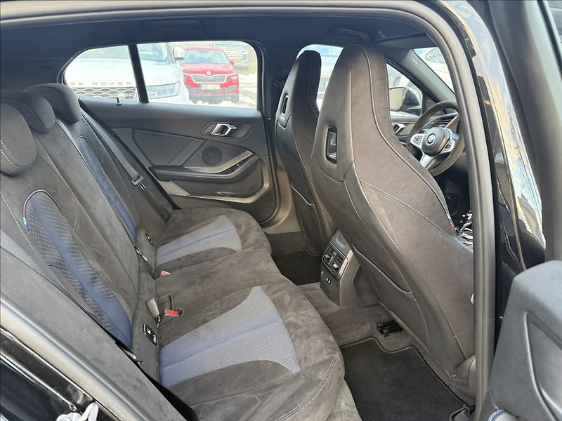 BMW Řada 1 M135i - fotka 13 z 23
