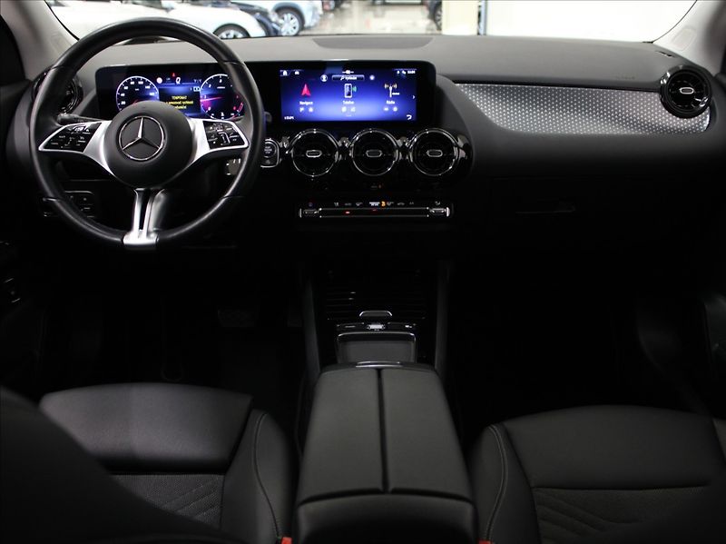 Mercedes-Benz GLA 2,0 200D 4Matic 1.maj.ČR.35tkm - fotka 8 z 23
