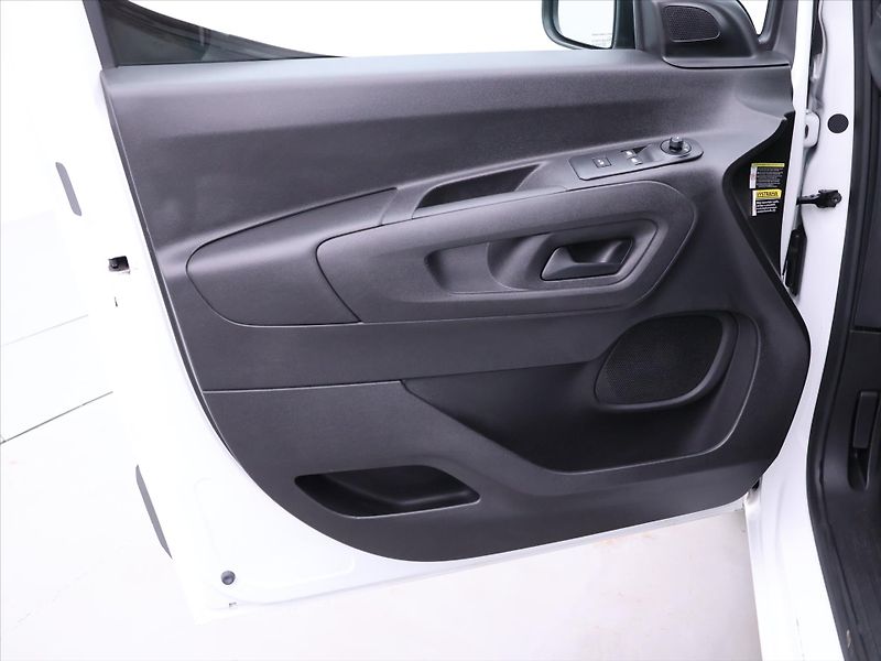 Peugeot Partner 1,2 PT 81kW Klima L1 CZ DPH - fotka 9 z 34