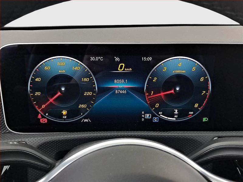Mercedes-Benz Třídy A (2020) A 180 - fotka 11 z 23