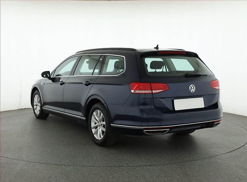 Volkswagen Passat (2016) Comfortline 2.0 TDI, 4X4 - fotka 4 z 18