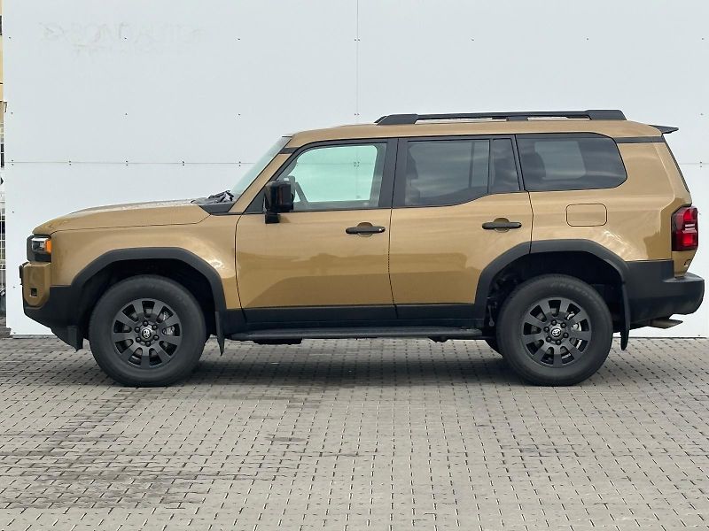 Toyota Land Cruiser 2.8 D-4D 6AT Invincible - fotka 3 z 30
