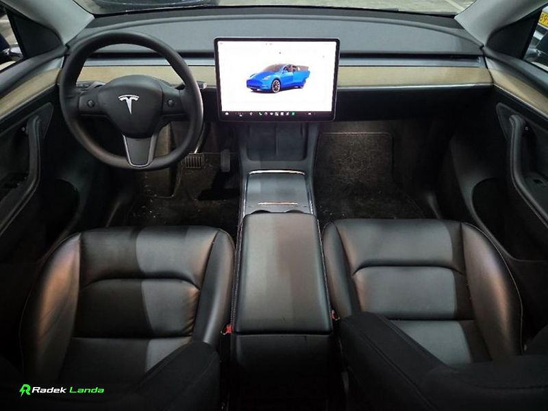 Tesla Model Y (2022) Tažné | Možnost FSD - fotka 8 z 11