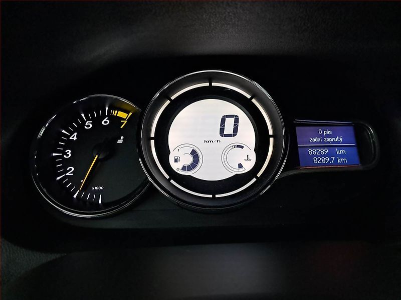 Renault Mégane (2015) Limited 1.6 16V, ČR,1.maj - fotka 11 z 16