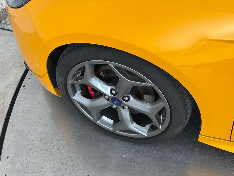 Ford Focus ST - fotka 25 z 25