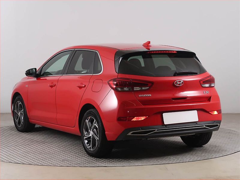 Hyundai i30 (2022) Style 1.5 T-GDI MHEV - fotka 4 z 16