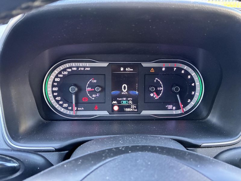 Hyundai Tucson 1.6T-GDi 110kW KLIMA ALU       - fotka 9 z 12