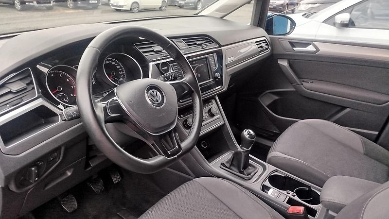 Volkswagen Touran (2016) 1.4 tsi  110 kw   7 míst - fotka 5 z 34