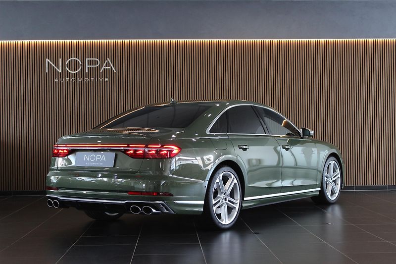 Audi S8 B&O-Adv. Carbon Matrix Pano TV - fotka 4 z 52