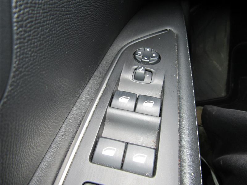 Peugeot 3008 1,2 96kW Allure 1.majitel - fotka 24 z 34