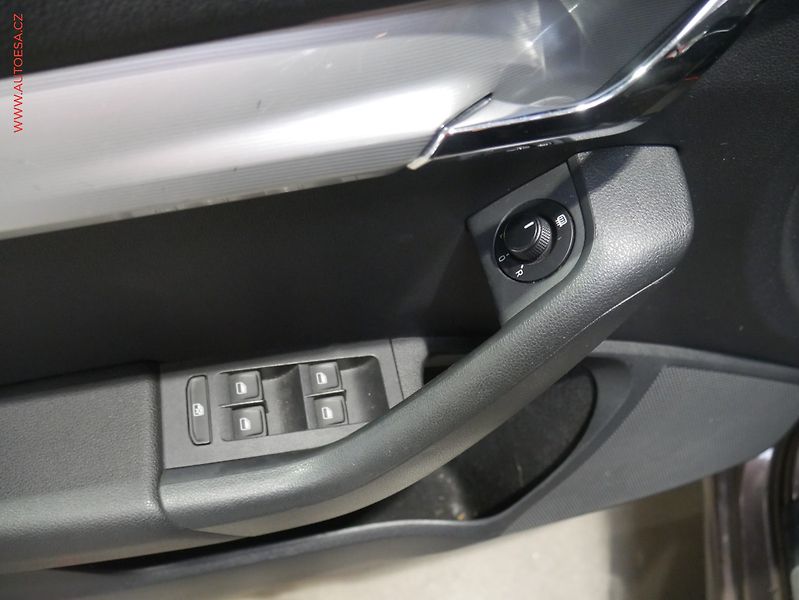 Škoda Octavia (2014) 2.0 TDi, ČR, DSG - fotka 11 z 19