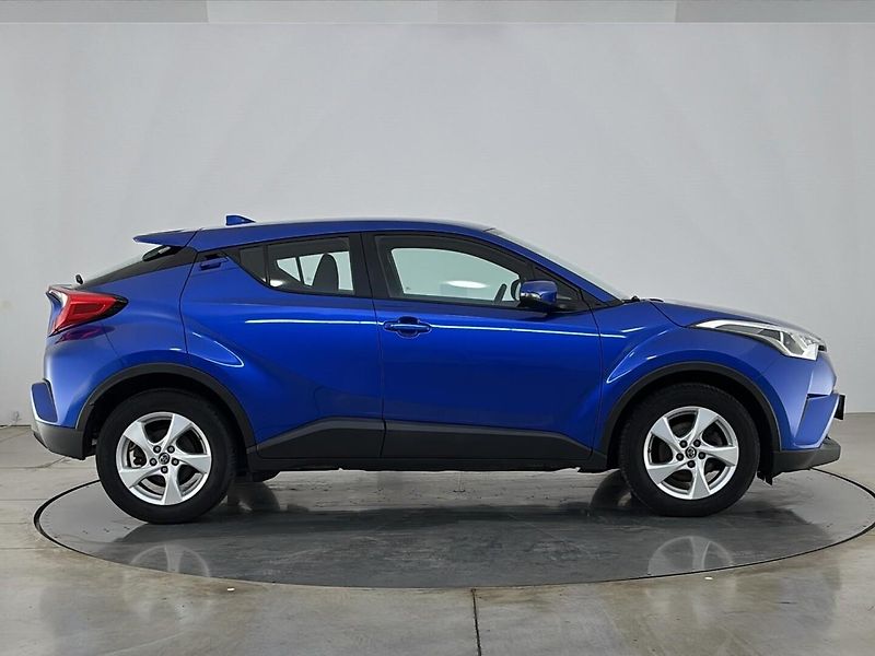 Toyota C-HR Active - fotka 16 z 27