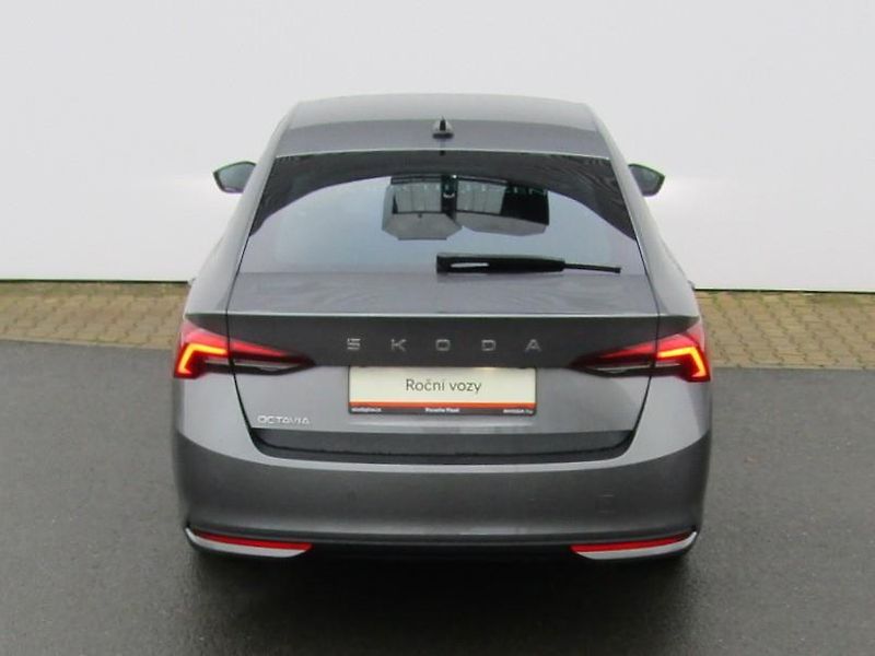 Škoda Octavia IV FL Selection 1.5 TSI /110kW - fotka 12 z 30