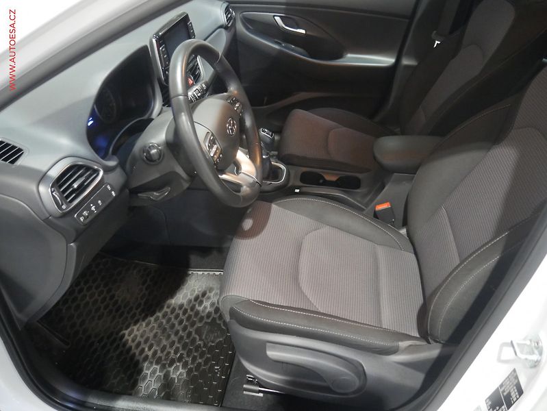 Hyundai i30 (2020) 1.0T-GDi, ČR, AC, temp - fotka 9 z 17