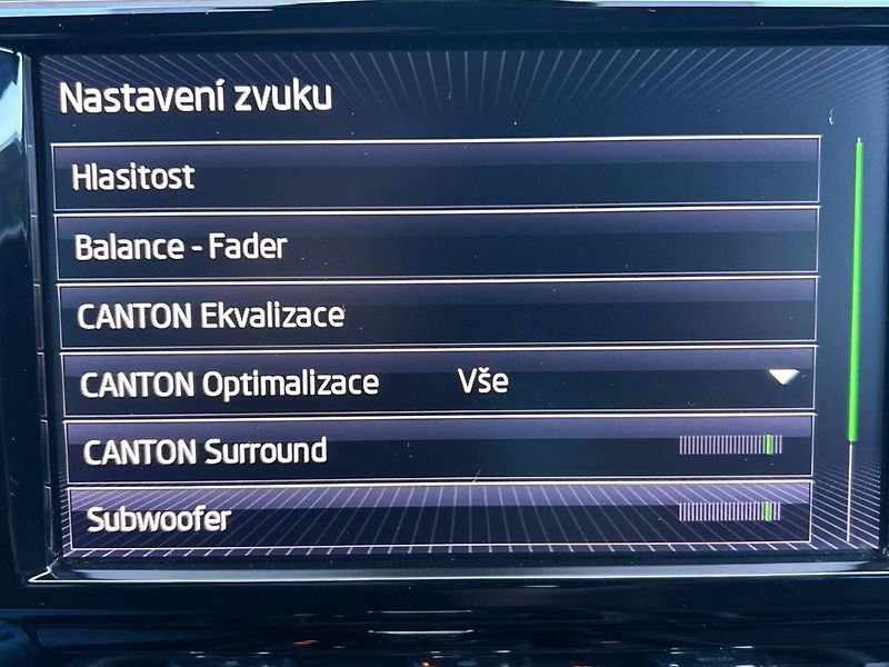 Škoda Superb (2016) kombi 2.0 TSI 6DSG 4x4 SportLi - fotka 15 z 35