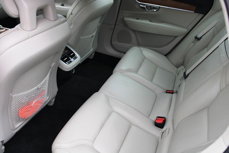 Volvo S90 (2017) 2.0d KŮŽE NAVI KLIMA LED 4x4 - fotka 14 z 29