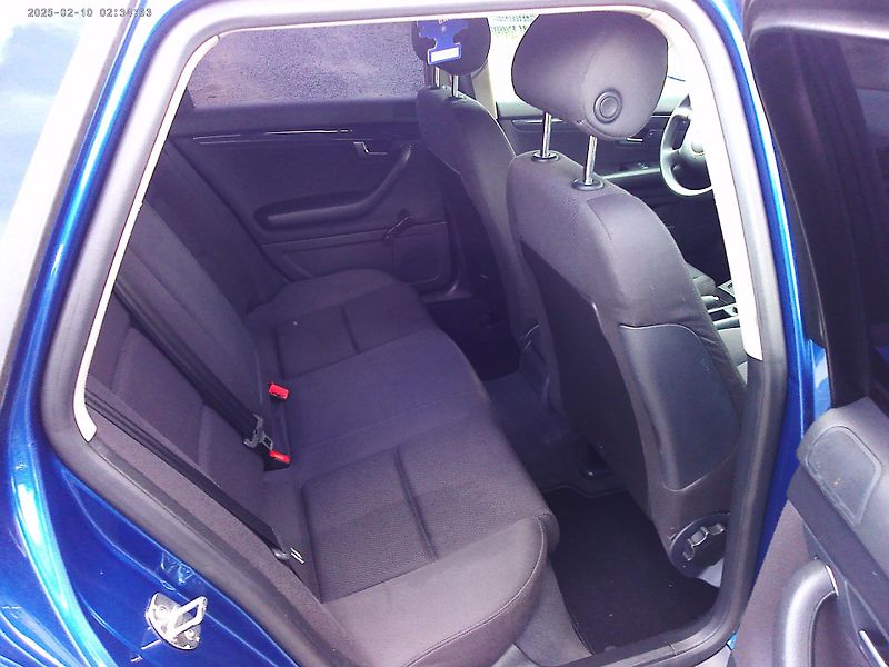 Audi A4 Avant 2.0 FSi, Servisní kniha - fotka 16 z 23