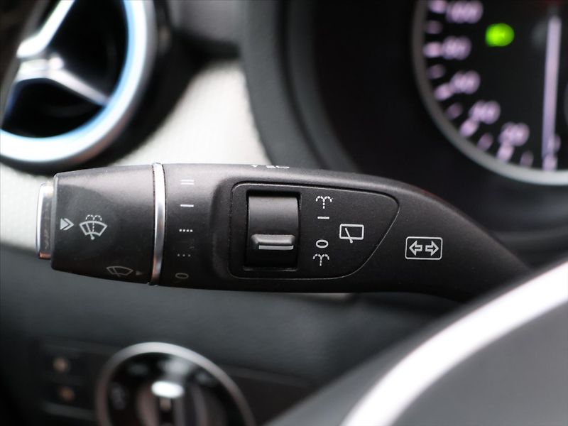 Mercedes-Benz Třídy B 1,6 200i 138kW Navi Xenon - fotka 19 z 37