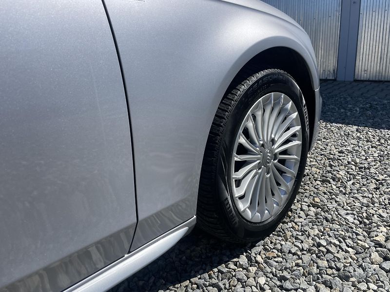 Audi A4 Avant 2.0TDi 120PS S-LINE AVANT TOP! - fotka 52 z 179
