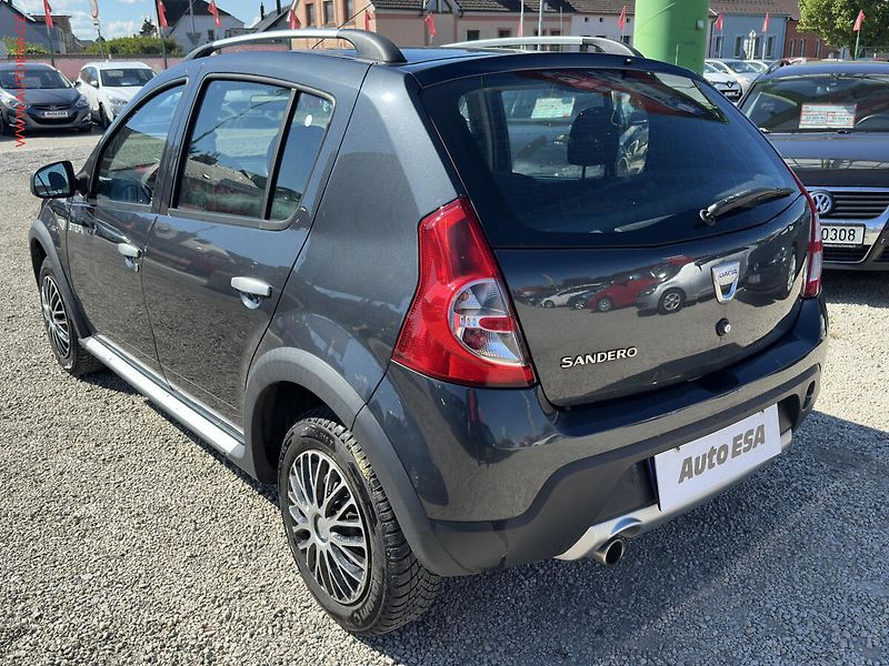 Dacia Sandero (2011) 1.6i, ČR, AC - fotka 6 z 14
