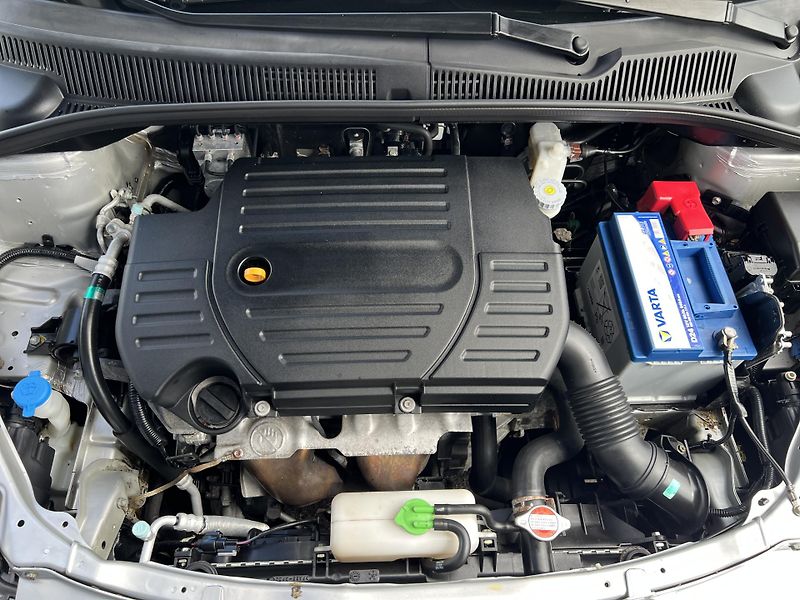 Suzuki SX4 1.6i 4x2 KLIMATIZACE TAŽNÉ - fotka 28 z 33