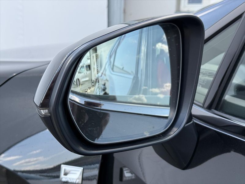 Lexus NX 350h 2,5 F-sport TOP, 4x4 - fotka 24 z 28